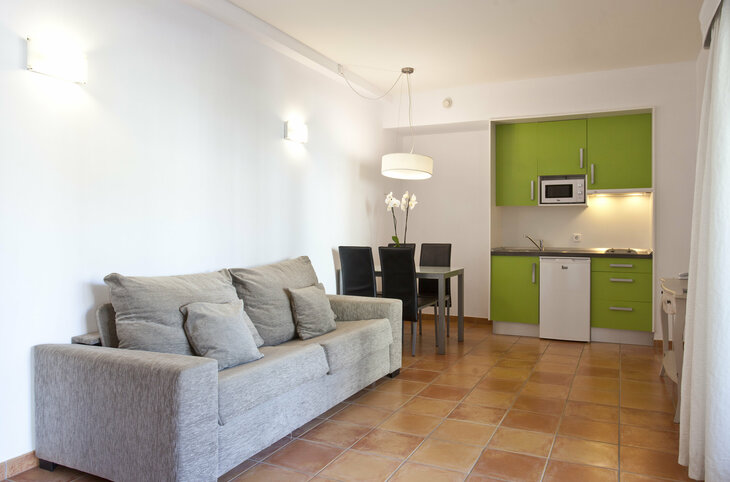 La Pergola Aparthotel <div class="m-page-header__rating"><span class="m-page-header__rating--star"></span><span class="m-page-header__rating--star"></span><span class="m-page-header__rating--star"></span><span class="m-page-header__rating--star"></span></div>