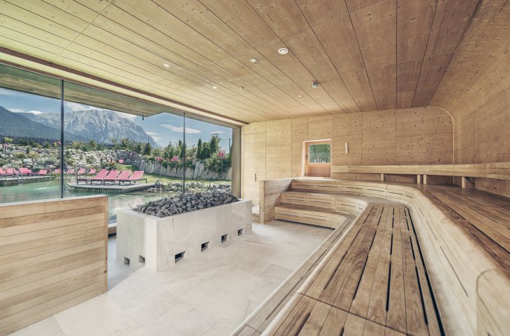 Alpenresort Schwarz <div class="m-page-header__rating"><span class="m-page-header__rating--star"></span><span class="m-page-header__rating--star"></span><span class="m-page-header__rating--star"></span><span class="m-page-header__rating--star"></span><span class="m-page-header__rating--star"></span></div>