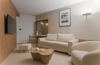 Bay Suite