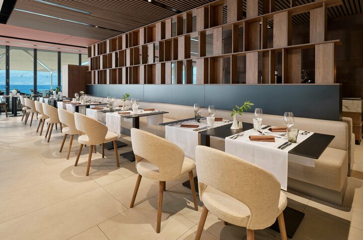 Grand Hotel View <div class="m-page-header__rating"><span class="m-page-header__rating--star"></span><span class="m-page-header__rating--star"></span><span class="m-page-header__rating--star"></span><span class="m-page-header__rating--star"></span></div>