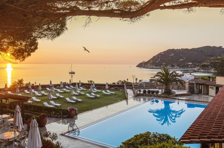 Biodola <div class="m-page-header__rating"><span class="m-page-header__rating--star"></span><span class="m-page-header__rating--star"></span><span class="m-page-header__rating--star"></span><span class="m-page-header__rating--star"></span></div>