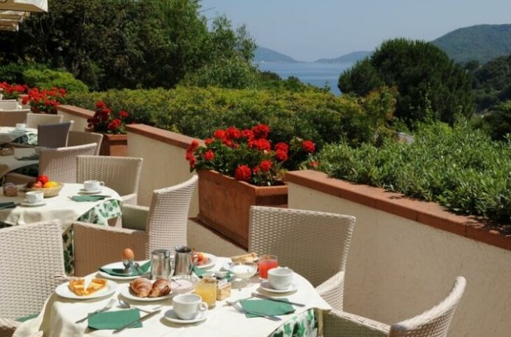 Valle Verde <div class="m-page-header__rating"><span class="m-page-header__rating--star"></span><span class="m-page-header__rating--star"></span><span class="m-page-header__rating--star"></span></div>