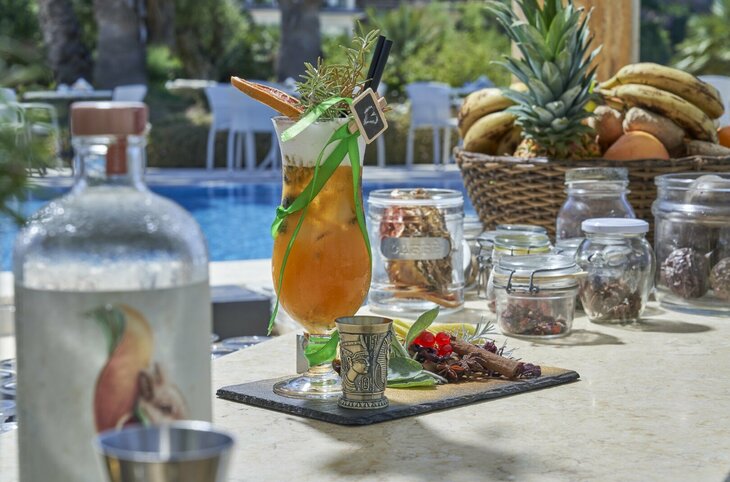 Hermitage <div class="m-page-header__rating"><span class="m-page-header__rating--star"></span><span class="m-page-header__rating--star"></span><span class="m-page-header__rating--star"></span><span class="m-page-header__rating--star"></span><span class="m-page-header__rating--star"></span></div>