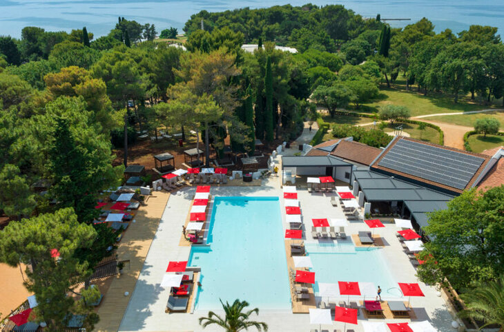 Hotel Pelegrin Plava Laguna <div class="m-page-header__rating"><span class="m-page-header__rating--star"></span><span class="m-page-header__rating--star"></span><span class="m-page-header__rating--star"></span><span class="m-page-header__rating--star"></span></div>