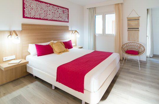 Wandern & Entspannen auf Ibiza - Cala Llenya Resort ****