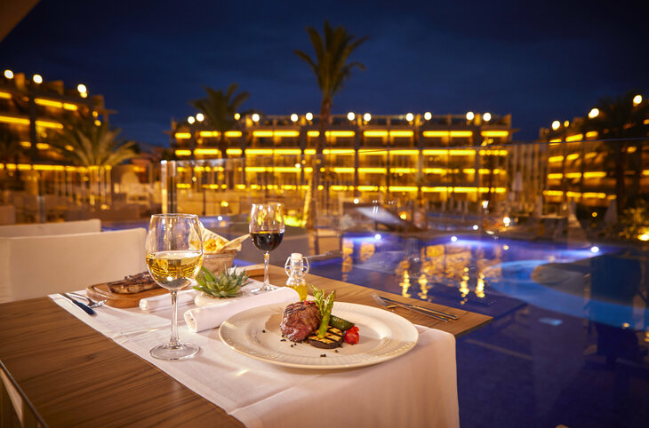 Zafiro Palace Alcudia <div class="m-page-header__rating"><span class="m-page-header__rating--star"></span><span class="m-page-header__rating--star"></span><span class="m-page-header__rating--star"></span><span class="m-page-header__rating--star"></span><span class="m-page-header__rating--star"></span></div>