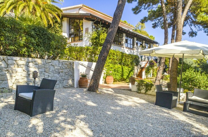 Valle Verde <div class="m-page-header__rating"><span class="m-page-header__rating--star"></span><span class="m-page-header__rating--star"></span><span class="m-page-header__rating--star"></span></div>