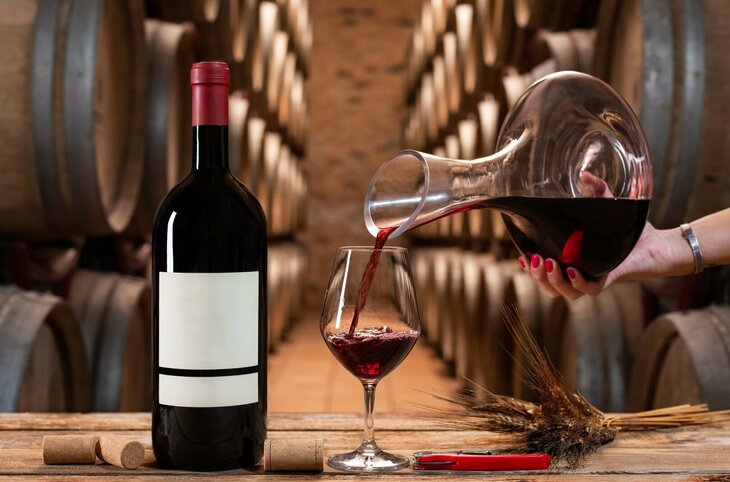 Wein & Kultur <div class="m-page-header__rating"><span class="m-page-header__rating--star"></span><span class="m-page-header__rating--star"></span><span class="m-page-header__rating--star"></span><span class="m-page-header__rating--star"></span></div>