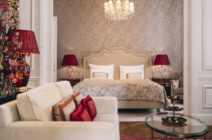 Hotel Sacher Wien <div class="m-page-header__rating"><span class="m-page-header__rating--star"></span><span class="m-page-header__rating--star"></span><span class="m-page-header__rating--star"></span><span class="m-page-header__rating--star"></span><span class="m-page-header__rating--star"></span><span class="m-page-header__rating--s ">s</span></div>
