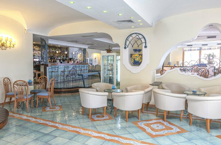 Erlebnisreise Ischia - Hotel Tritone Terme <div class="m-page-header__rating"><span class="m-page-header__rating--star"></span><span class="m-page-header__rating--star"></span><span class="m-page-header__rating--star"></span><span class="m-page-header__rating--star"></span></div>