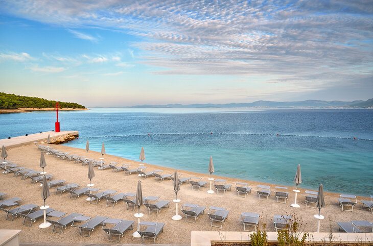 Grand Hotel View <div class="m-page-header__rating"><span class="m-page-header__rating--star"></span><span class="m-page-header__rating--star"></span><span class="m-page-header__rating--star"></span><span class="m-page-header__rating--star"></span></div>