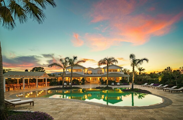 Sant Efis <div class="m-page-header__rating"><span class="m-page-header__rating--star"></span><span class="m-page-header__rating--star"></span><span class="m-page-header__rating--star"></span><span class="m-page-header__rating--star"></span></div>