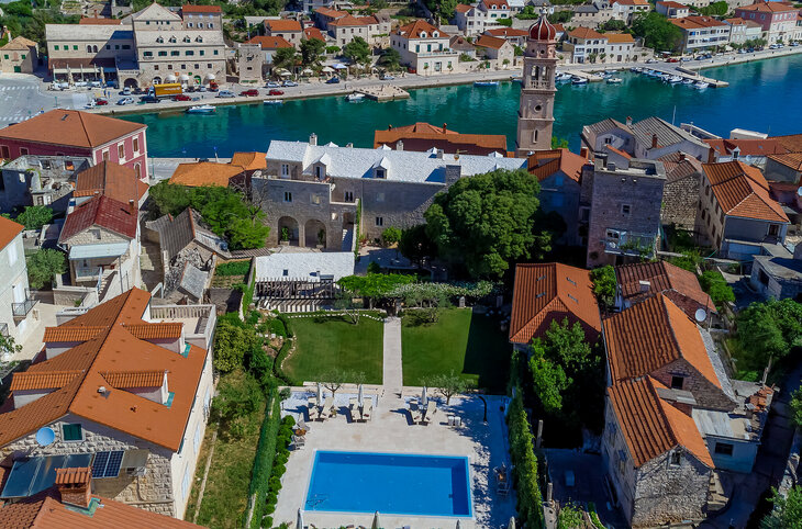 Puteus Palace Heritage Hotel <div class="m-page-header__rating"><span class="m-page-header__rating--star"></span><span class="m-page-header__rating--star"></span><span class="m-page-header__rating--star"></span><span class="m-page-header__rating--star"></span><span class="m-page-header__rating--star"></span></div>