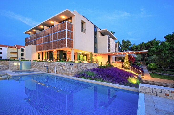 Aminess Velaris Resort <div class="m-page-header__rating"><span class="m-page-header__rating--star"></span><span class="m-page-header__rating--star"></span><span class="m-page-header__rating--star"></span><span class="m-page-header__rating--star"></span></div>