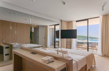 Bay Suite