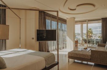 Corner Suite