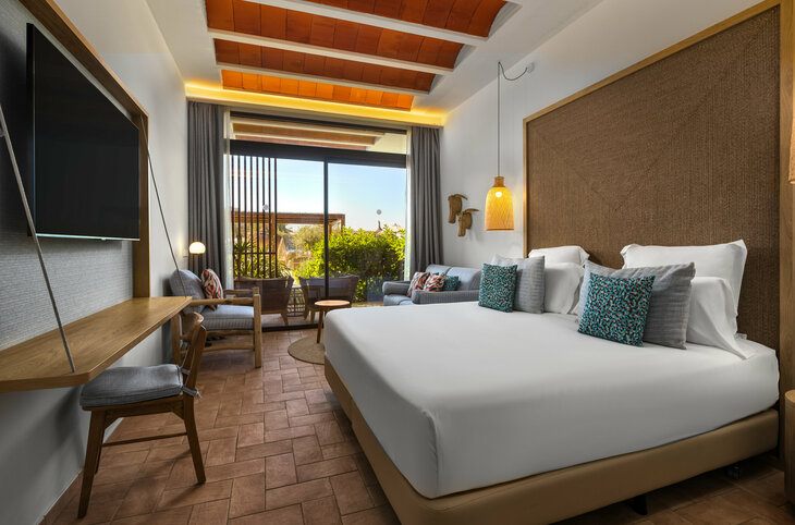 The Club Cala San Miguel Hotel (adults only), Curio Collection by Hilton <div class="m-page-header__rating"><span class="m-page-header__rating--star"></span><span class="m-page-header__rating--star"></span><span class="m-page-header__rating--star"></span><span class="m-page-header__rating--star"></span><span class="m-page-header__rating--star"></span></div>
