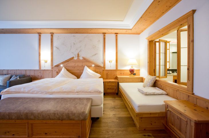 Alpenresort Schwarz <div class="m-page-header__rating"><span class="m-page-header__rating--star"></span><span class="m-page-header__rating--star"></span><span class="m-page-header__rating--star"></span><span class="m-page-header__rating--star"></span><span class="m-page-header__rating--star"></span></div>