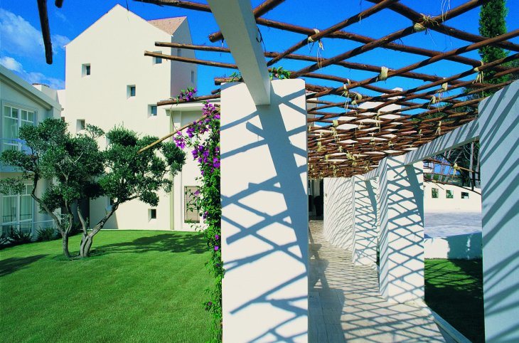 La Coluccia Hotel & Beach Club <div class="m-page-header__rating"><span class="m-page-header__rating--star"></span><span class="m-page-header__rating--star"></span><span class="m-page-header__rating--star"></span><span class="m-page-header__rating--star"></span><span class="m-page-header__rating--star"></span></div>