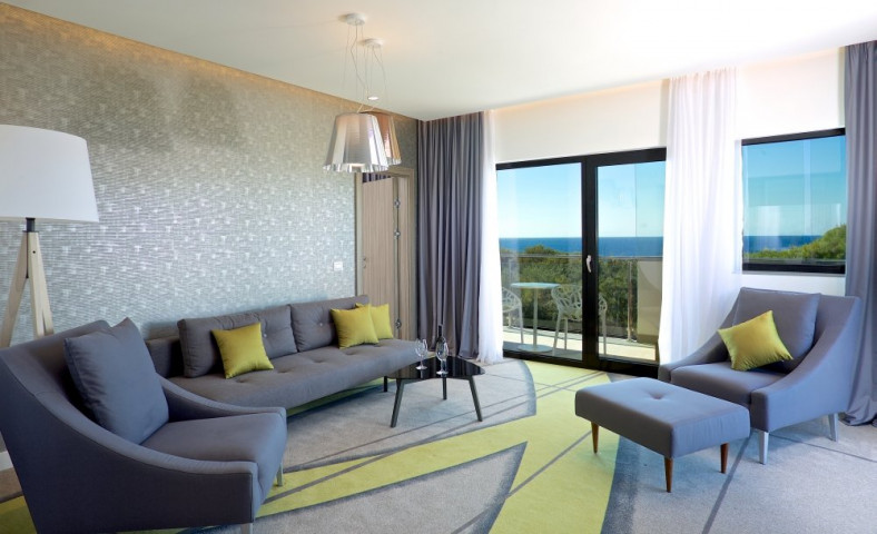 Zweiraum Suite mit Balkon