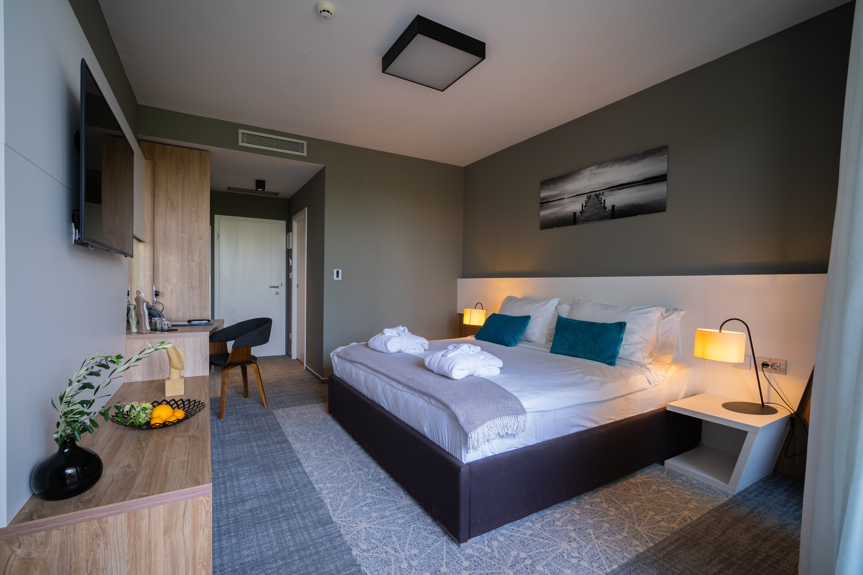 Deluxe Doppelzimmer mit Balkon und Poolblick