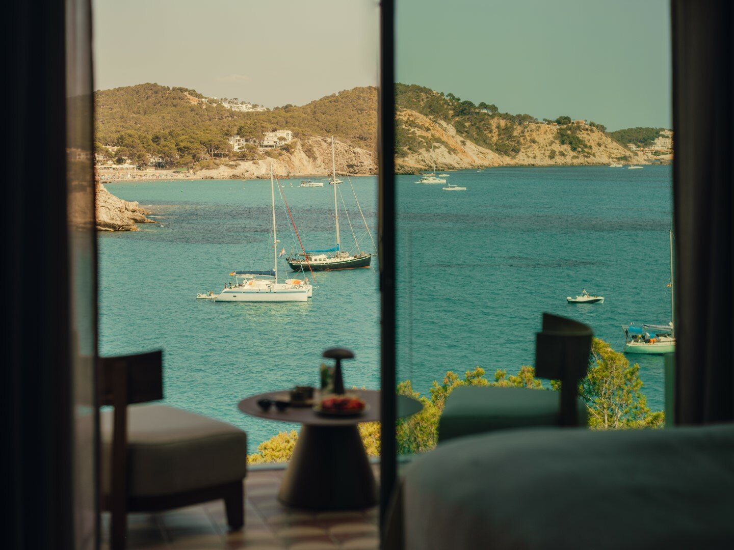 Klippenzimmer mit Meerblick