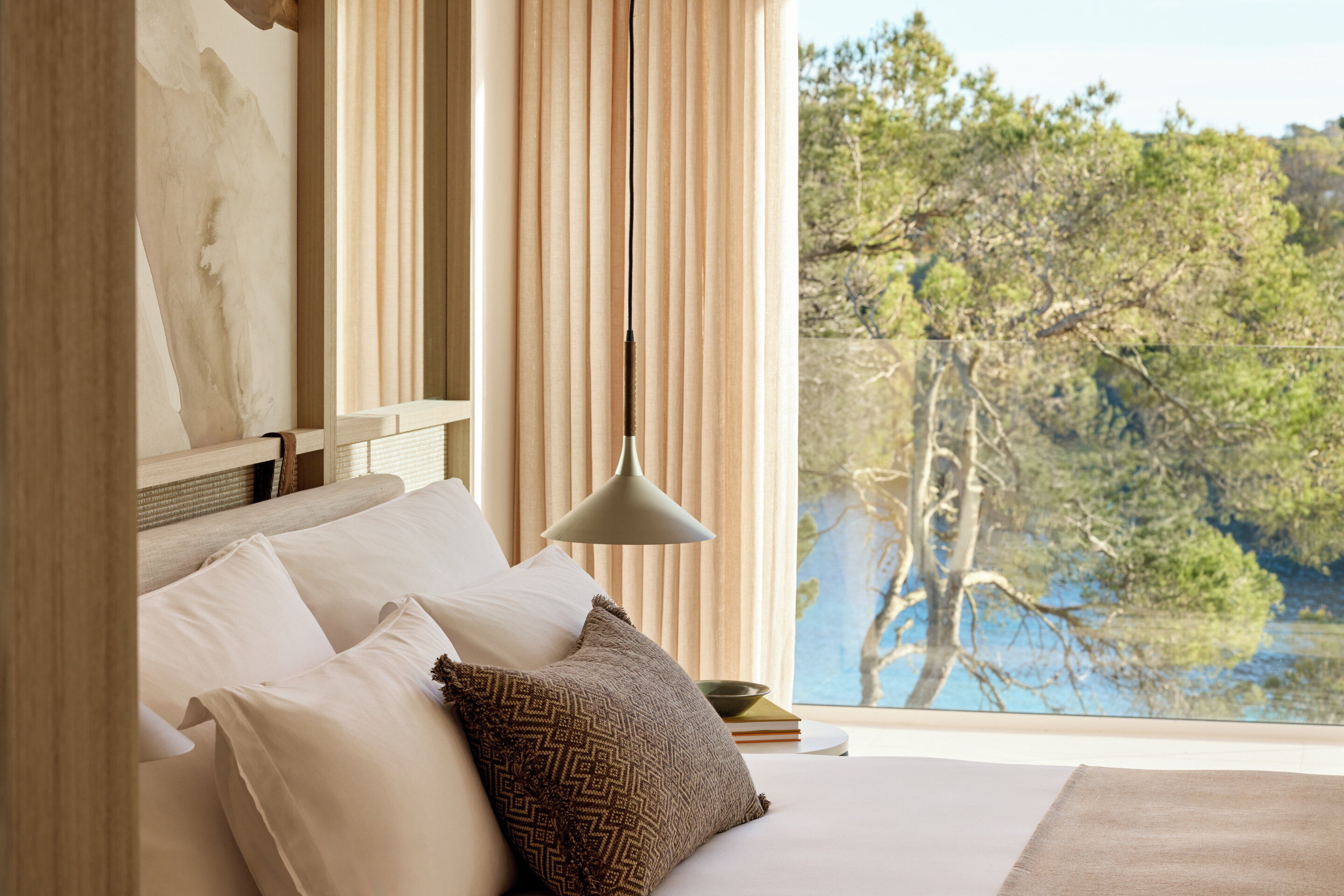 Deluxe One Bedroom Suite